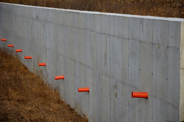 Cost of Concrete Wall Installation in Milton