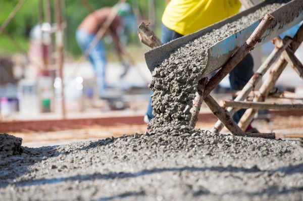 Backyard Concrete Pouring in Milton