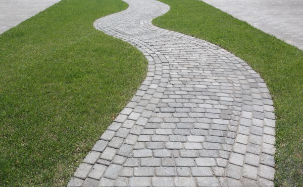Cost of Yard Walkway Construction in Milton